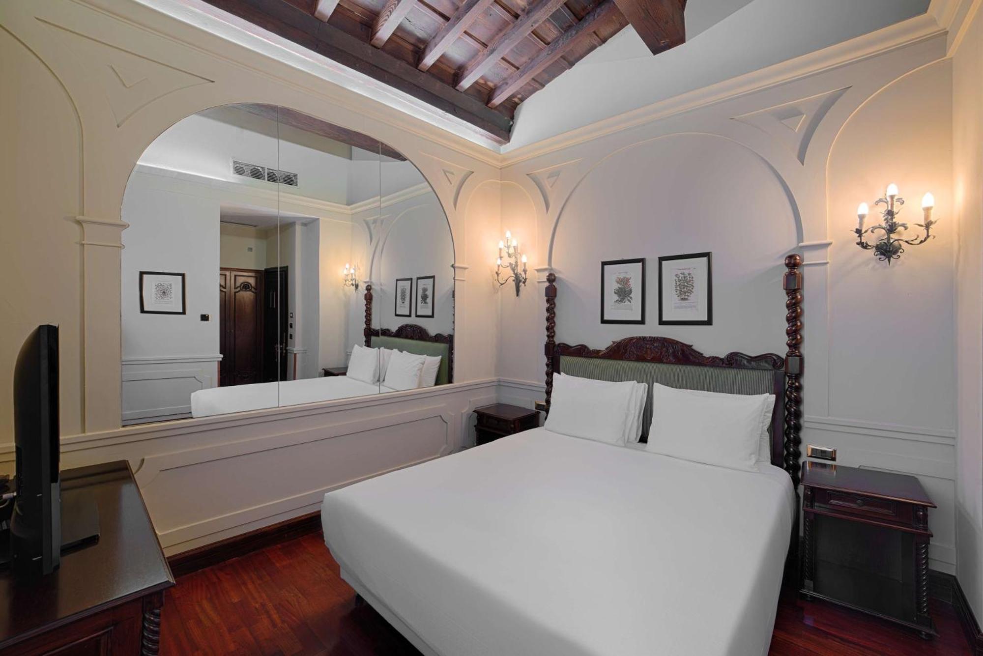 Tivoli Palazzo Gaddi Firenze Hotel Buitenkant foto A room at the hotel