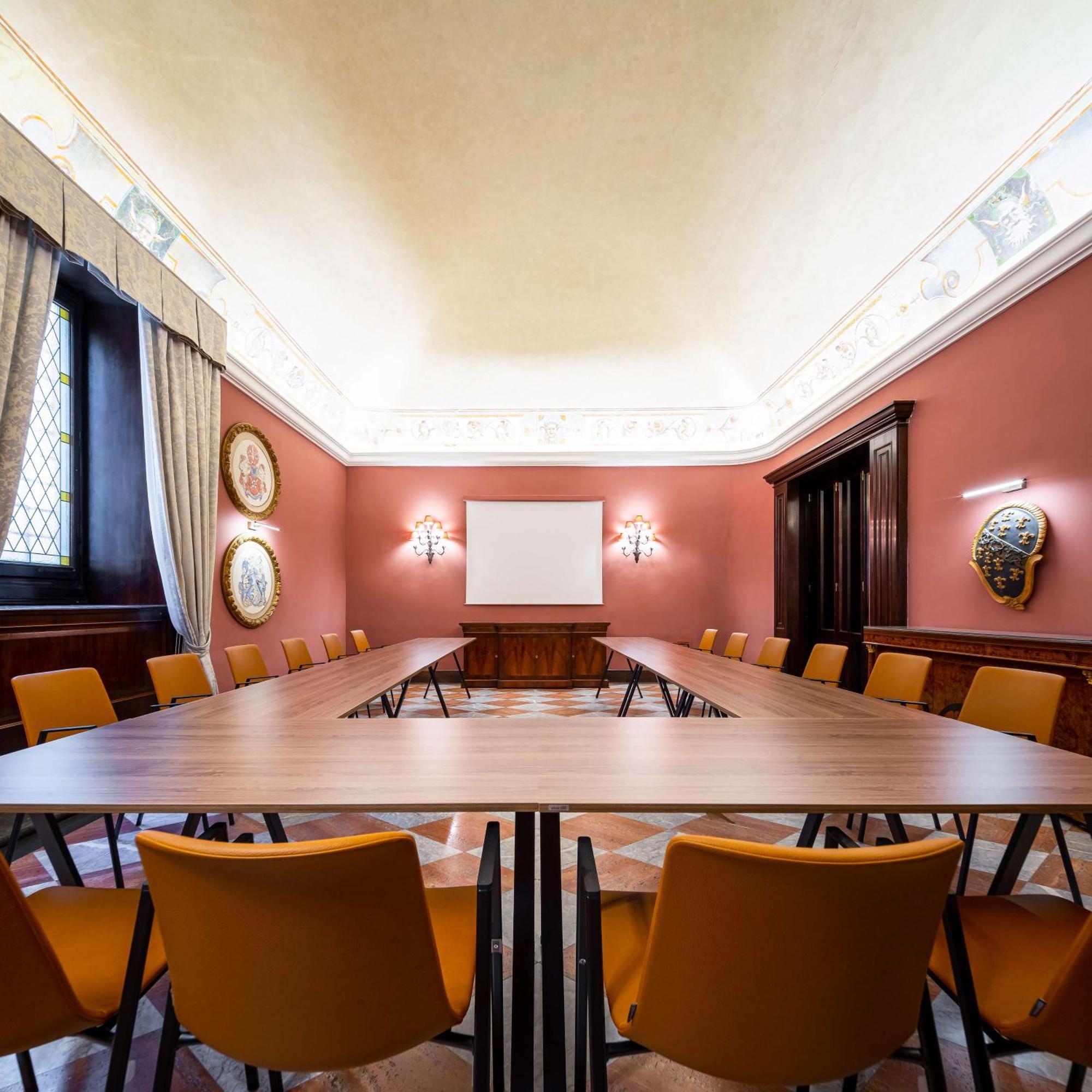 Tivoli Palazzo Gaddi Firenze Hotel Buitenkant foto The meeting room of the Federal Council