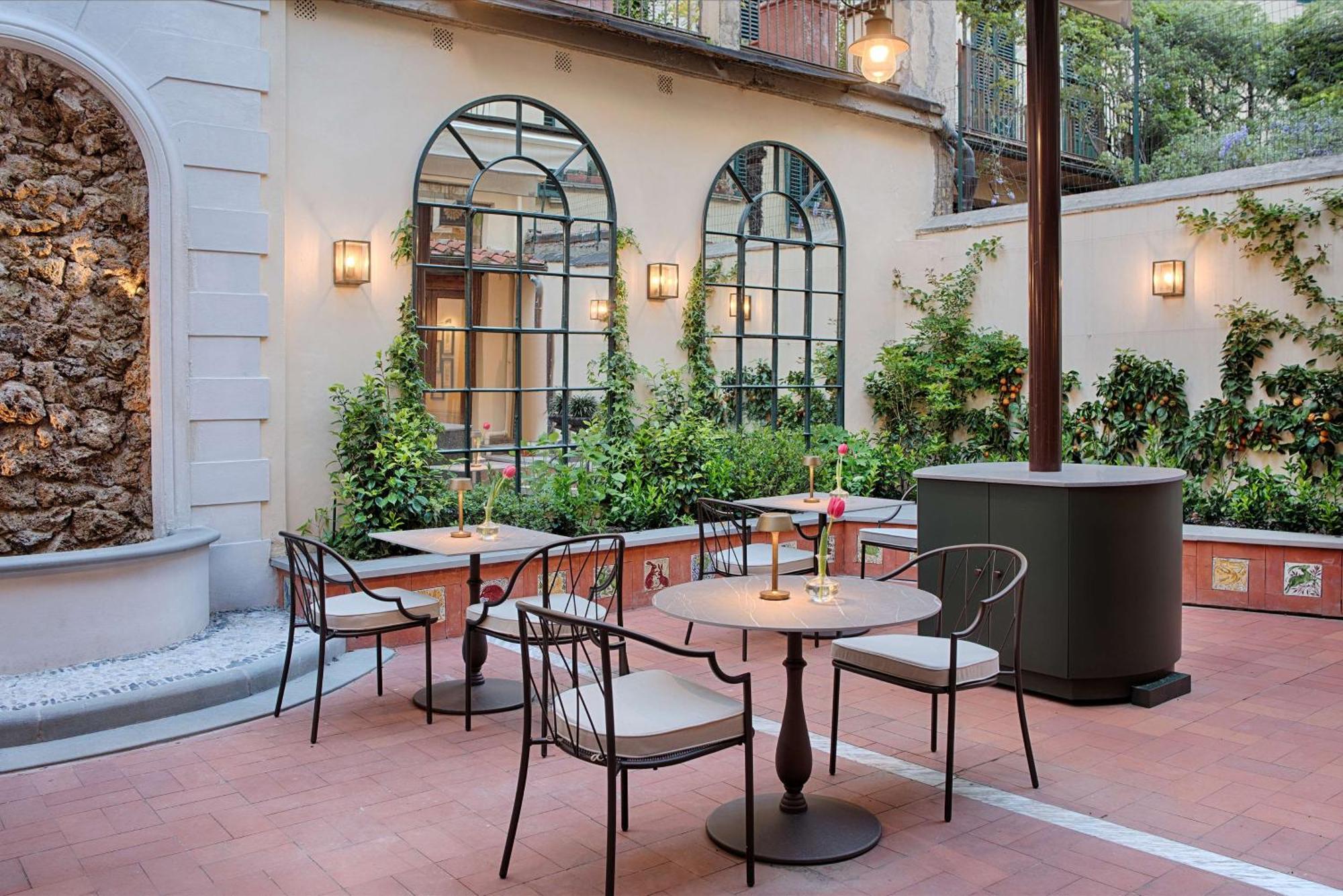 Tivoli Palazzo Gaddi Firenze Hotel Buitenkant foto The hotel's courtyard